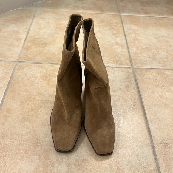 Vince Camuto - Dantania Boot - Picture 3 of 11